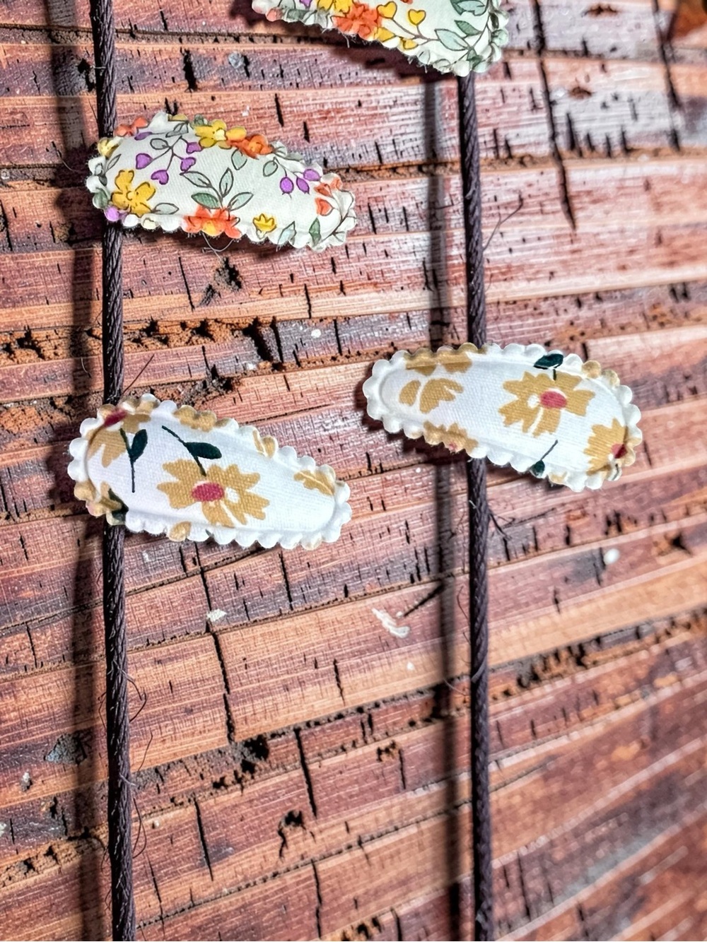 Floral Fabric Covered Scalloped Snap Hair Clips Cottagecore Liberty Style Set - Picture 5 of 13